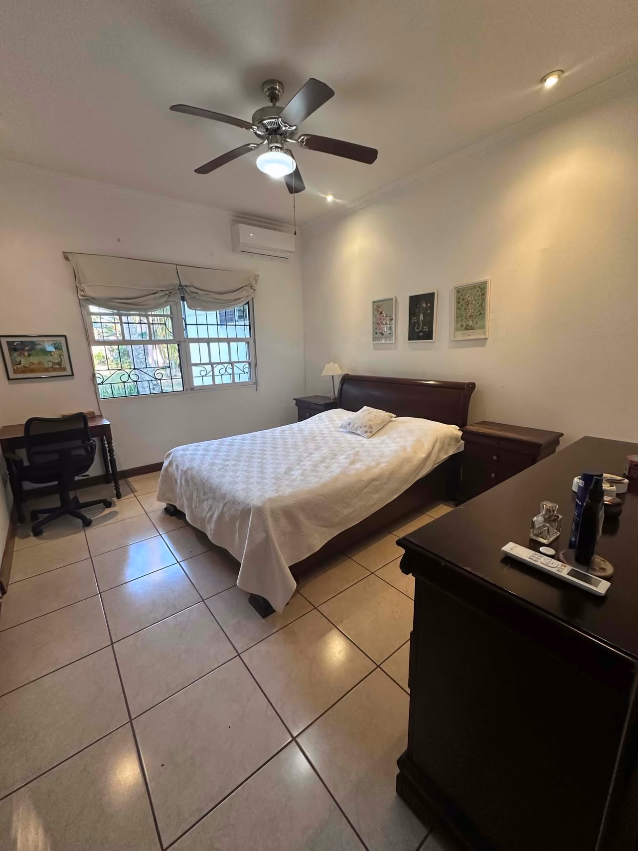 Casa en Escazú con amplio jardín — foto 8 de 20