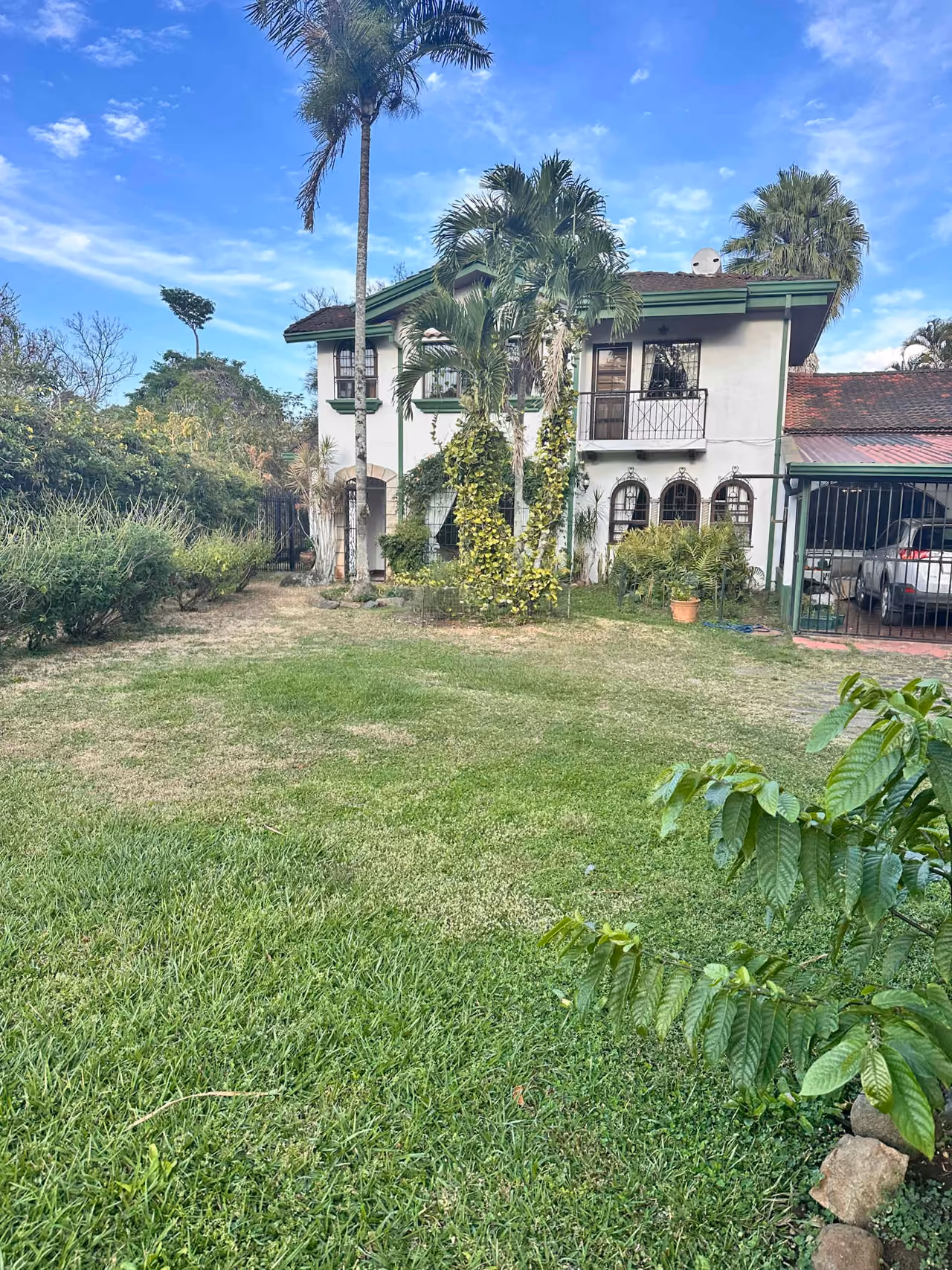 Casa en Escazú con amplio jardín — foto 11 de 20