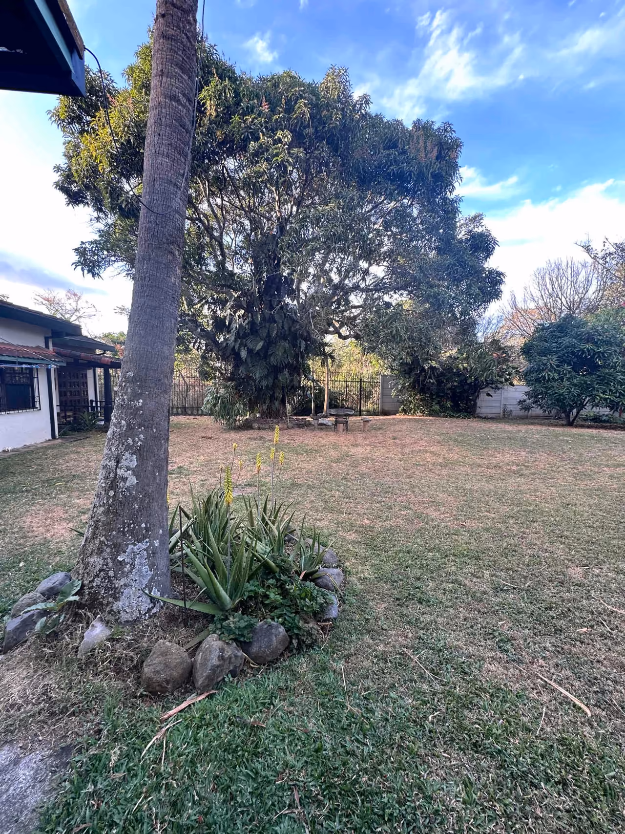 Casa en Escazú con amplio jardín — foto 19 de 20