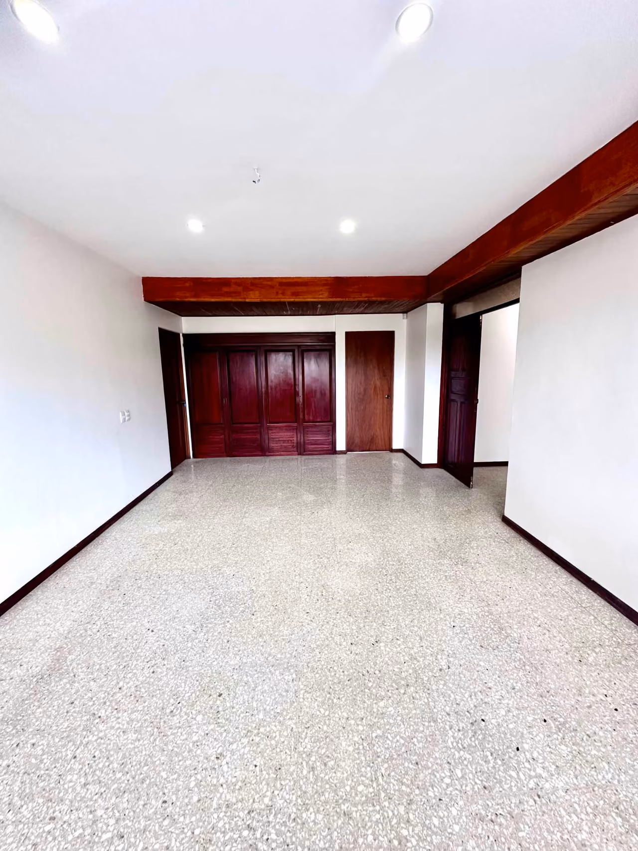 Impresionante casa en Rohrmoser Nunciatura — foto 18 de 20