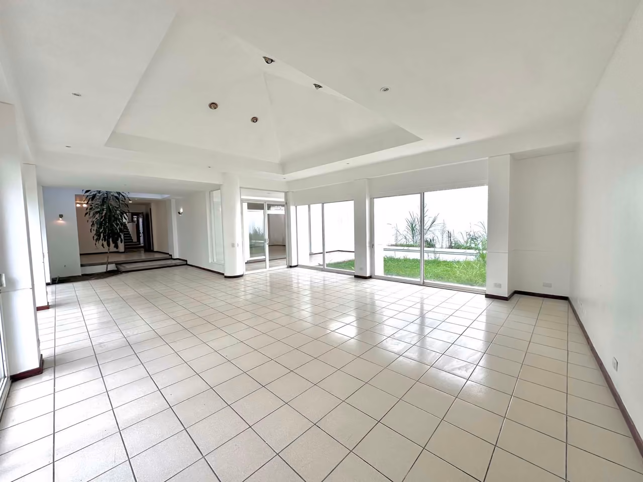 Impresionante casa en Rohrmoser Nunciatura — foto 20 de 20
