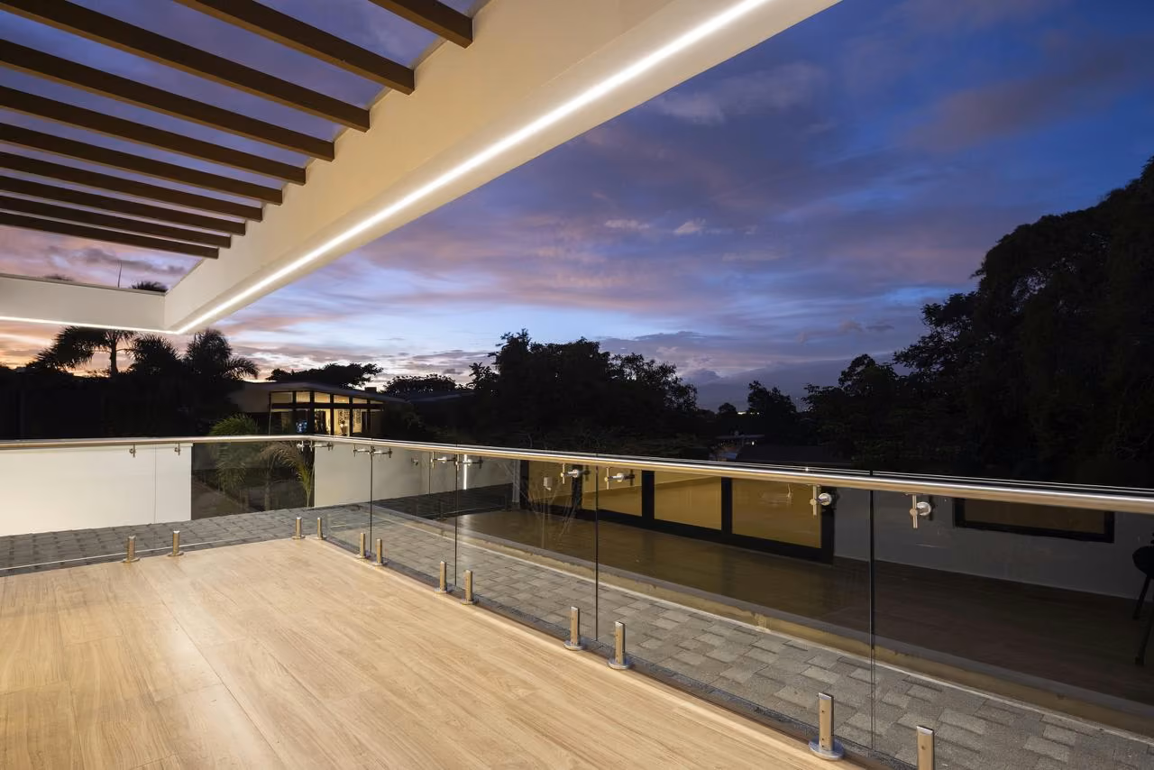 Casa moderna y espectacular en Escazú — foto 6 de 16