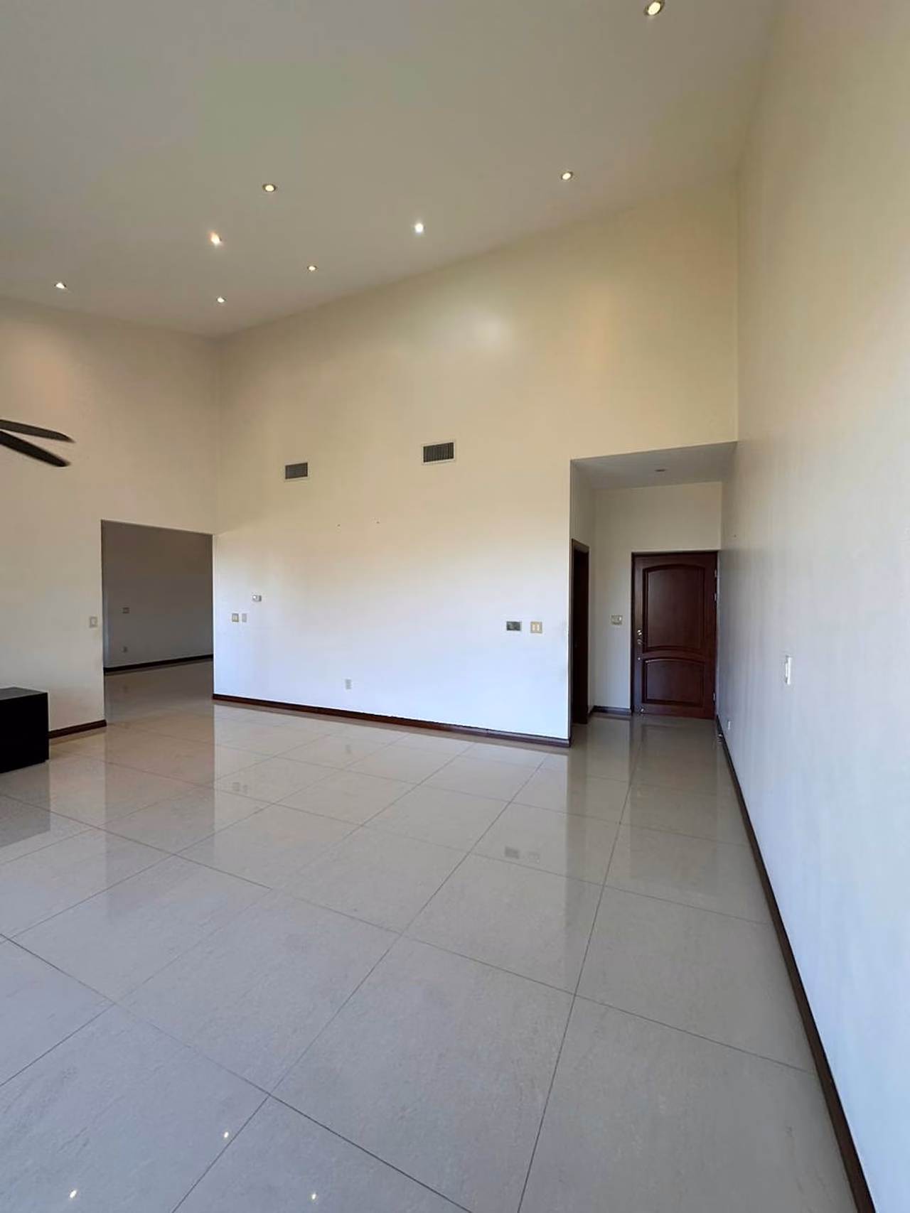 Penthouse in San Rafael de Escazú — photo 3 of 16
