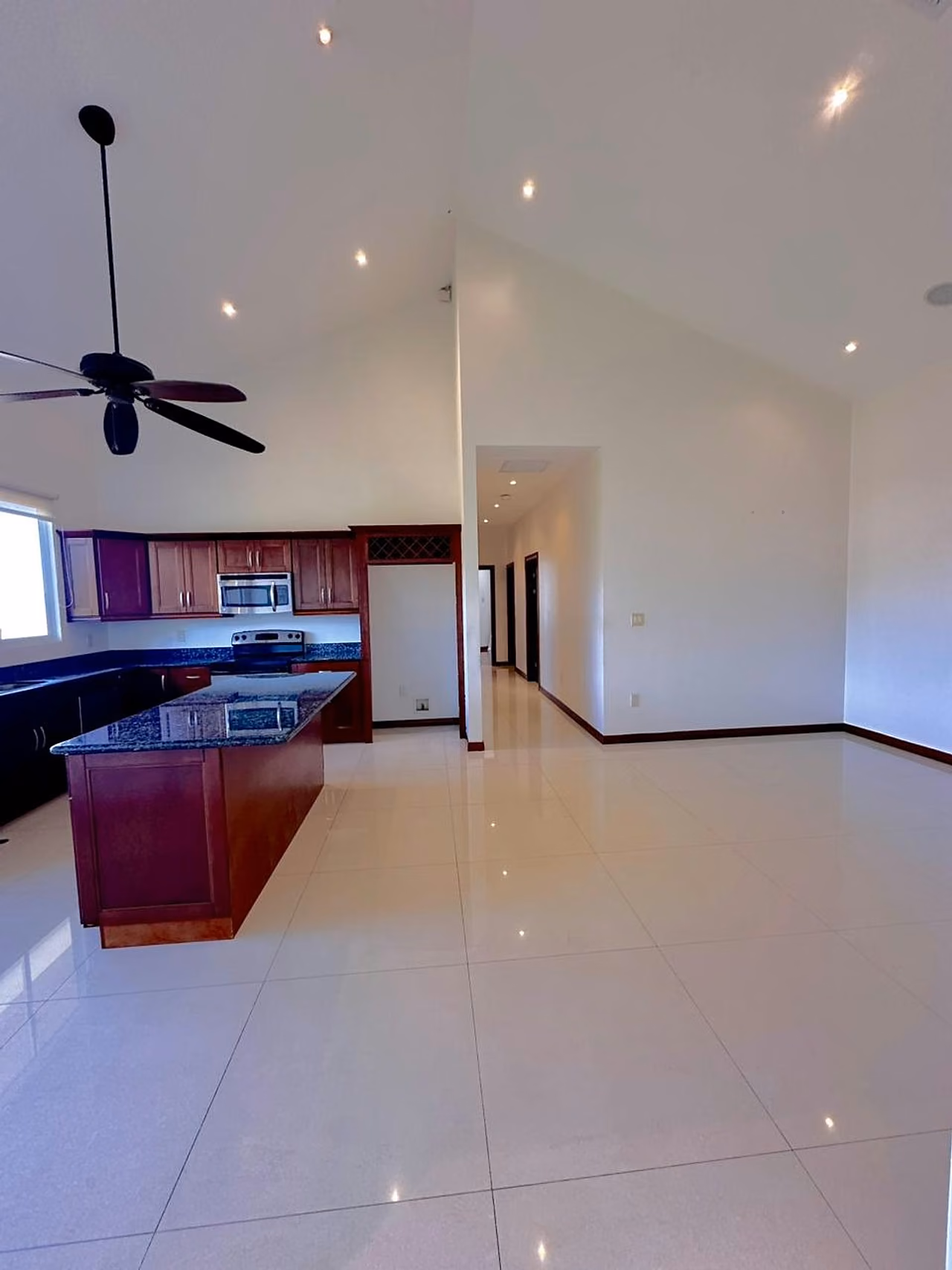Penthouse in San Rafael de Escazú — photo 5 of 16