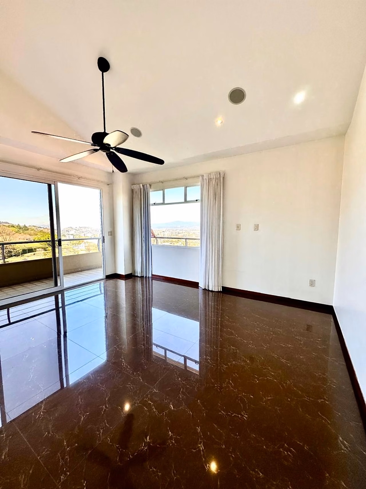 Penthouse in San Rafael de Escazú — photo 12 of 16