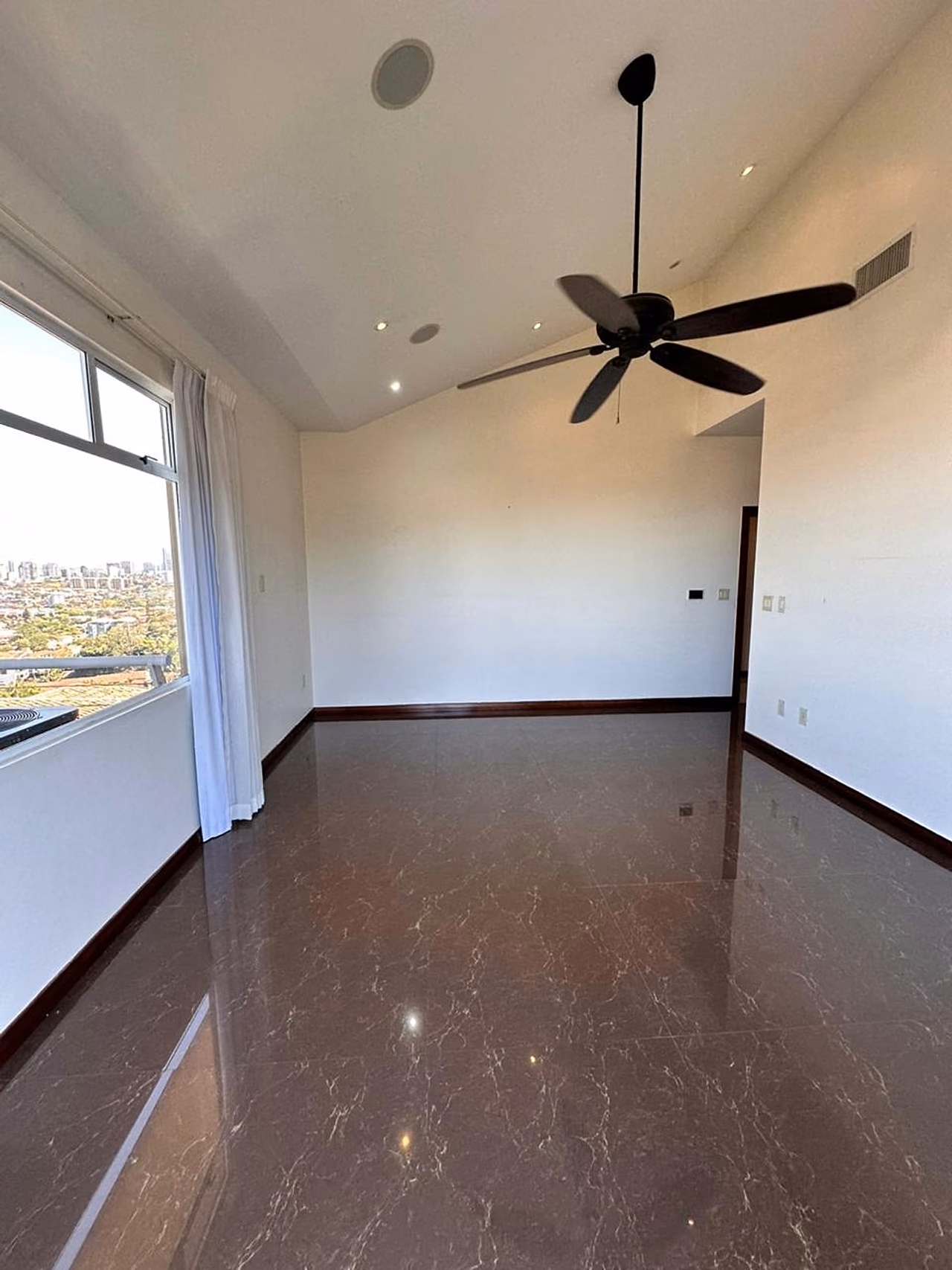 Penthouse in San Rafael de Escazú — photo 13 of 16
