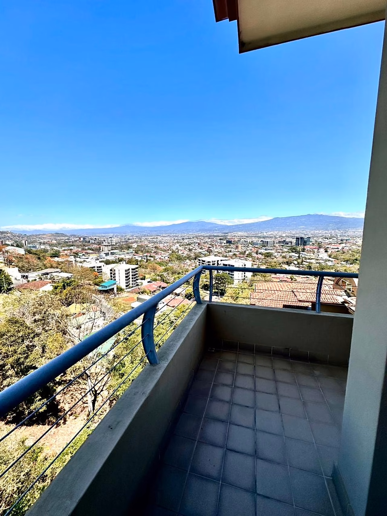Penthouse in San Rafael de Escazú — photo 14 of 16