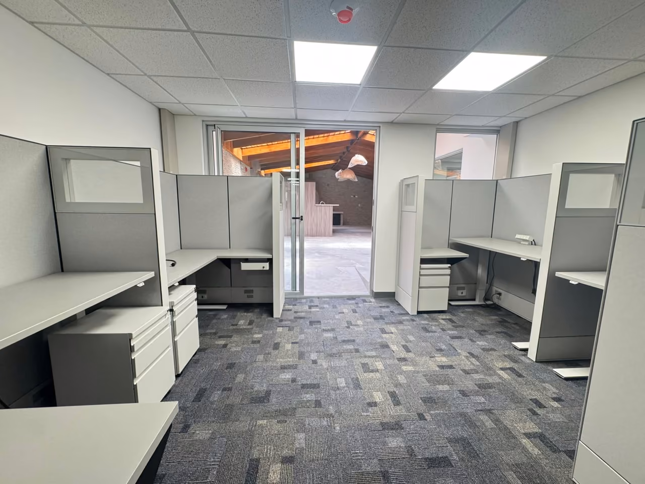 Edificio de oficinas y locales en Rohrmoser — foto 12 de 19