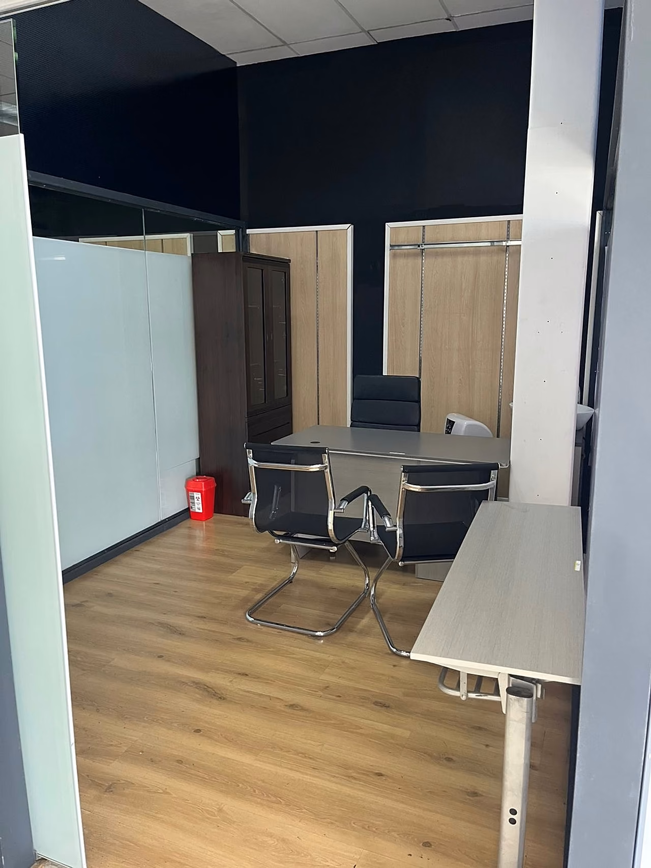 Local comercial y oficinas en Pavas — foto 2 de 20