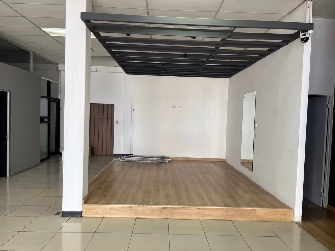Local comercial y oficinas en Pavas — foto 4 de 20