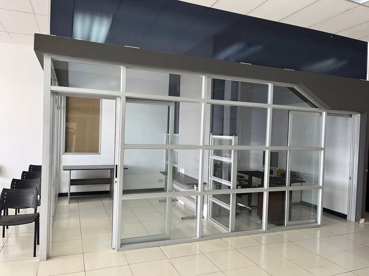 Local comercial y oficinas en Pavas — foto 5 de 20