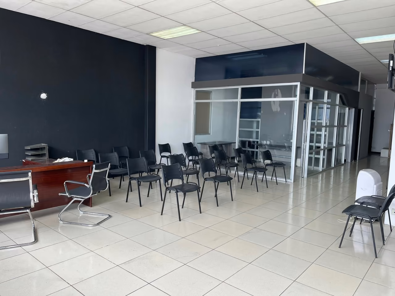 Local comercial y oficinas en Pavas — foto 6 de 20