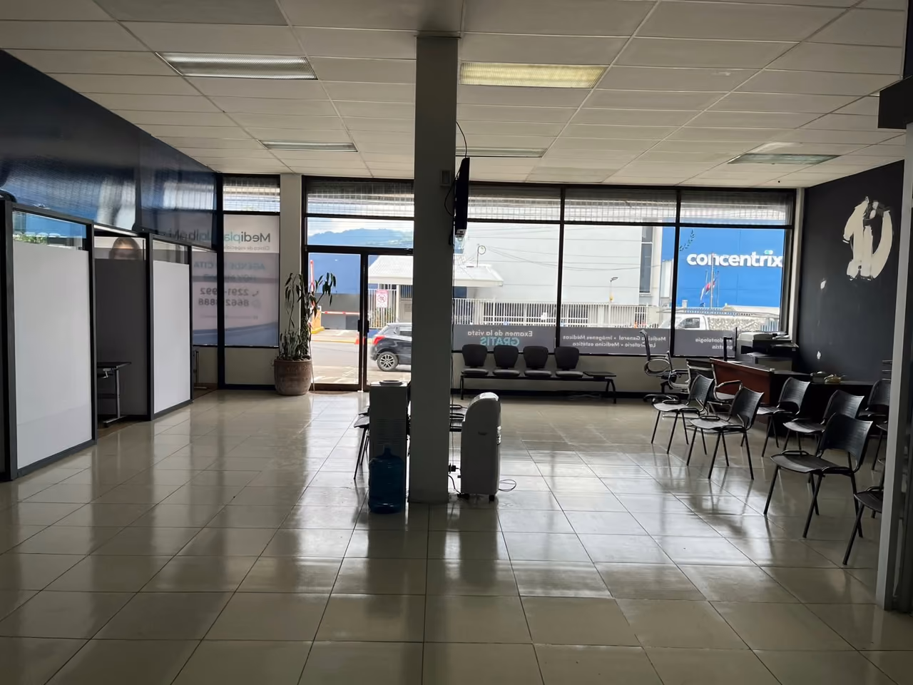 Local comercial y oficinas en Pavas — foto 9 de 20
