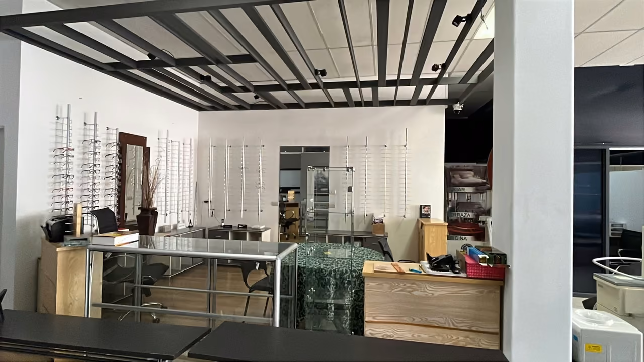 Local comercial y oficinas en Pavas — foto 19 de 20