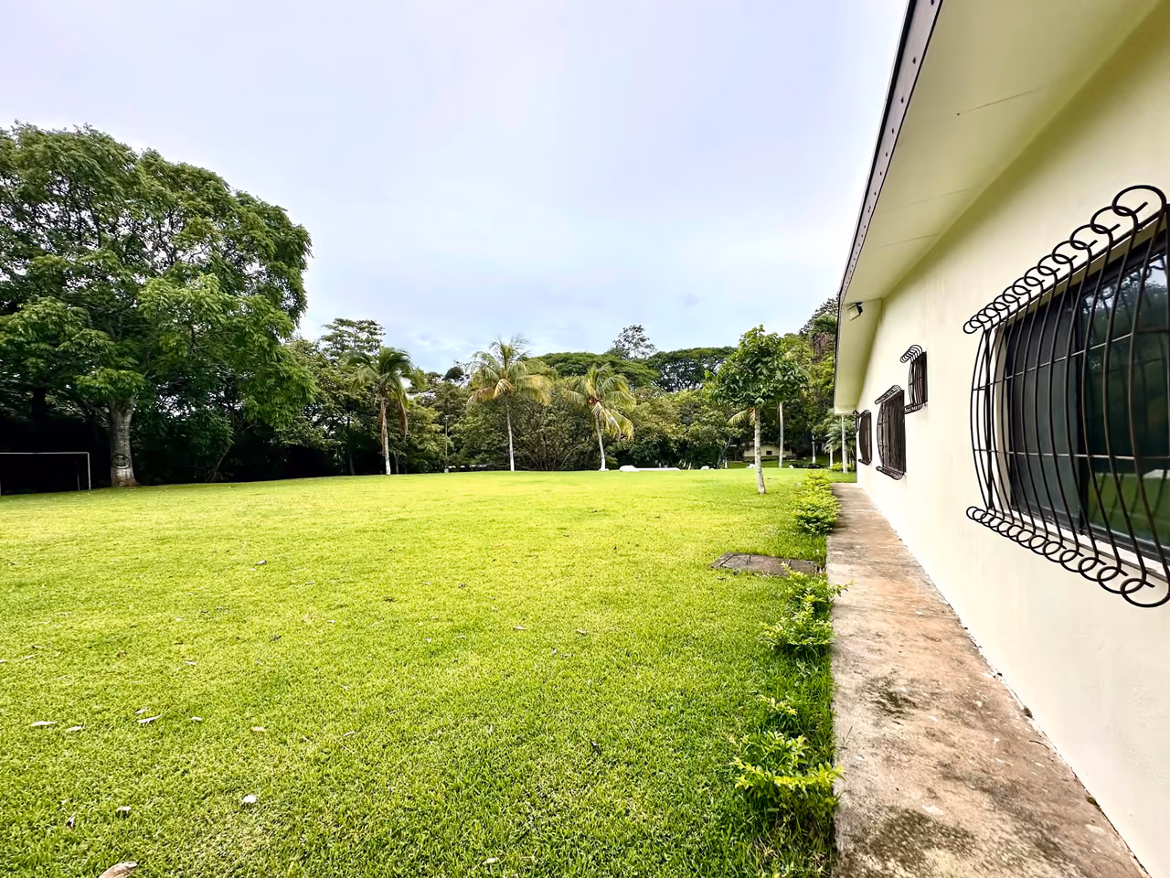 Hermosa propiedad en Ciruelas Alajuela — foto 3 de 19