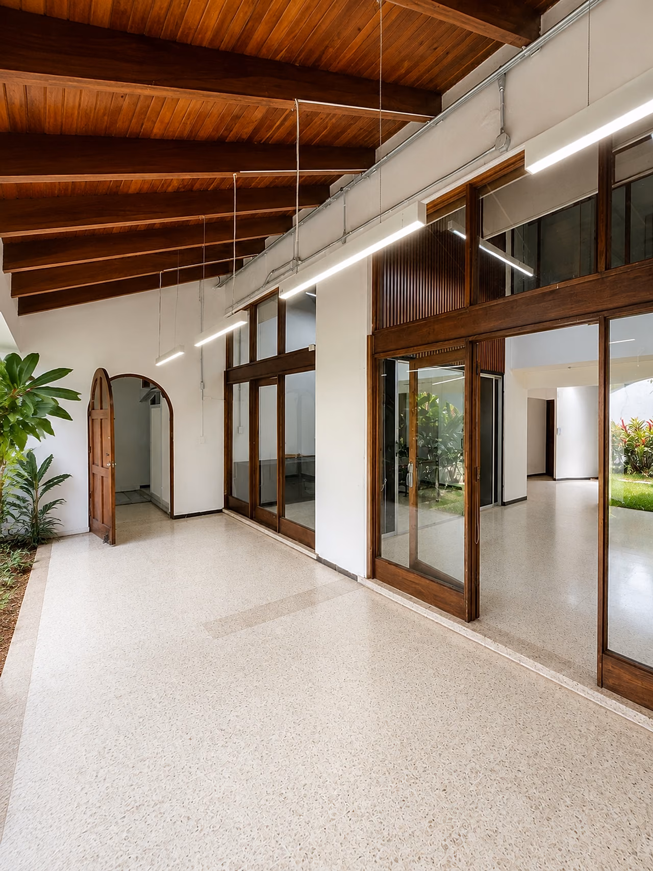 House in Nunciatura for offices or residential use — photo 17 of 20