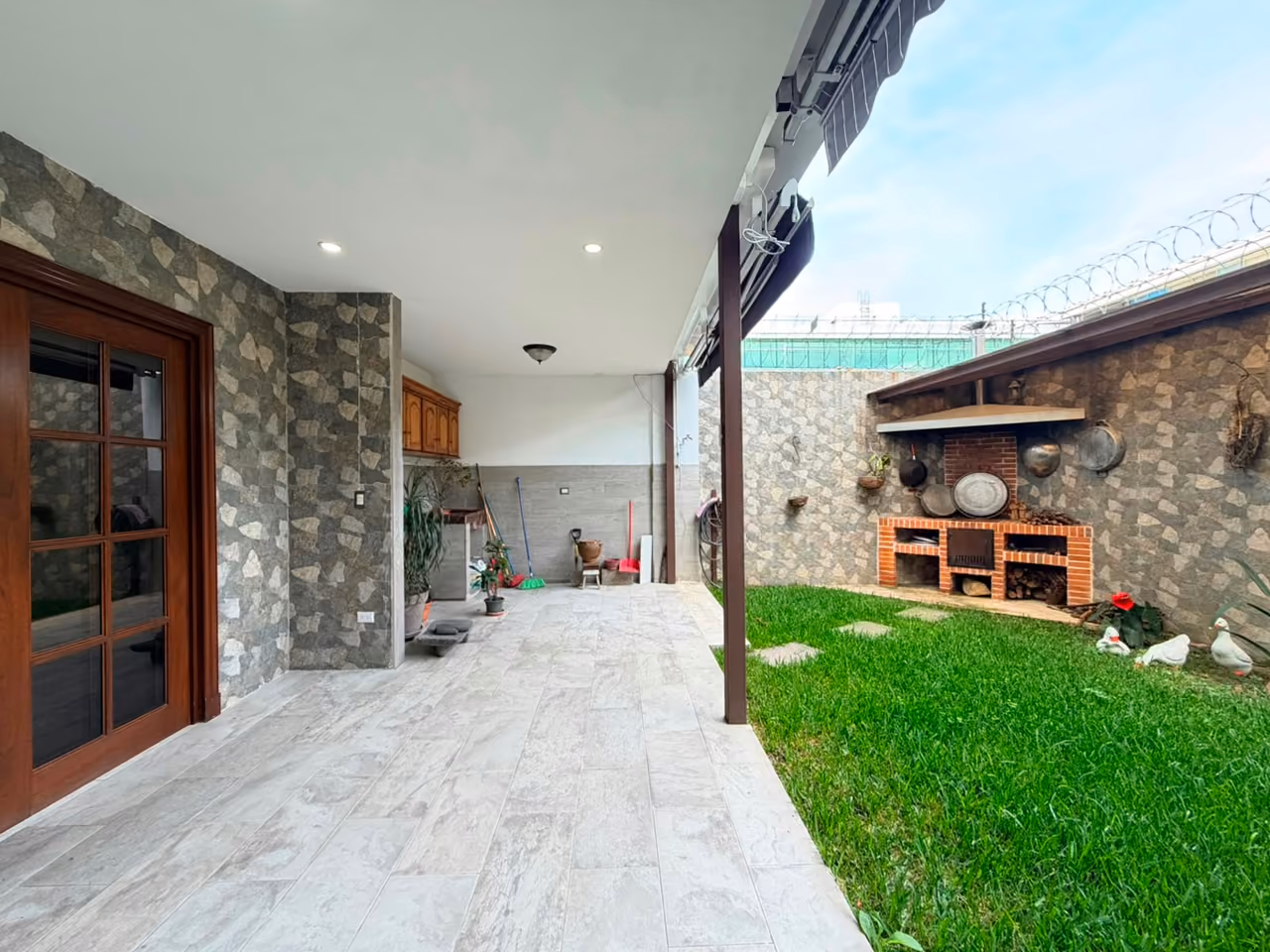 Casa en Sabana Sur — foto 1 de 20
