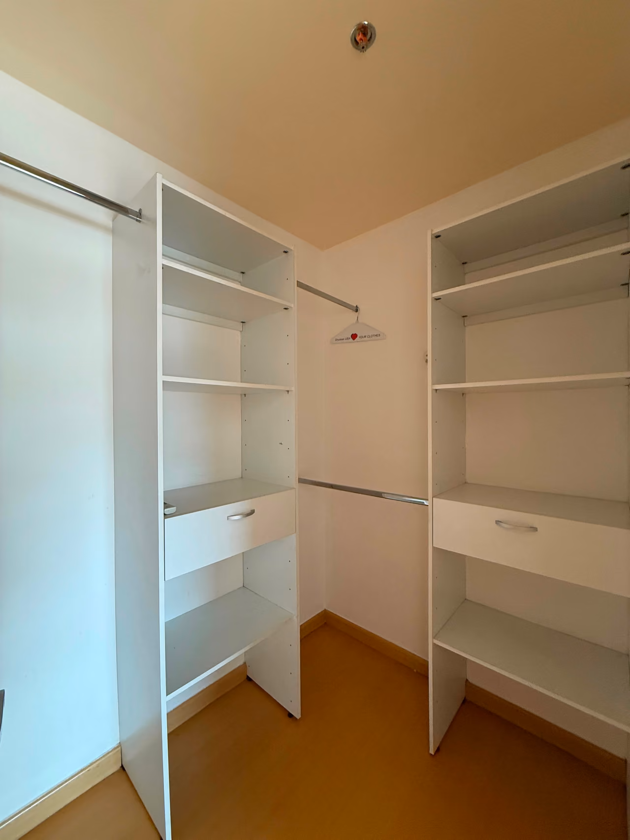 Amplio apartamento de 1 habitación en San José centro — foto 3 de 15