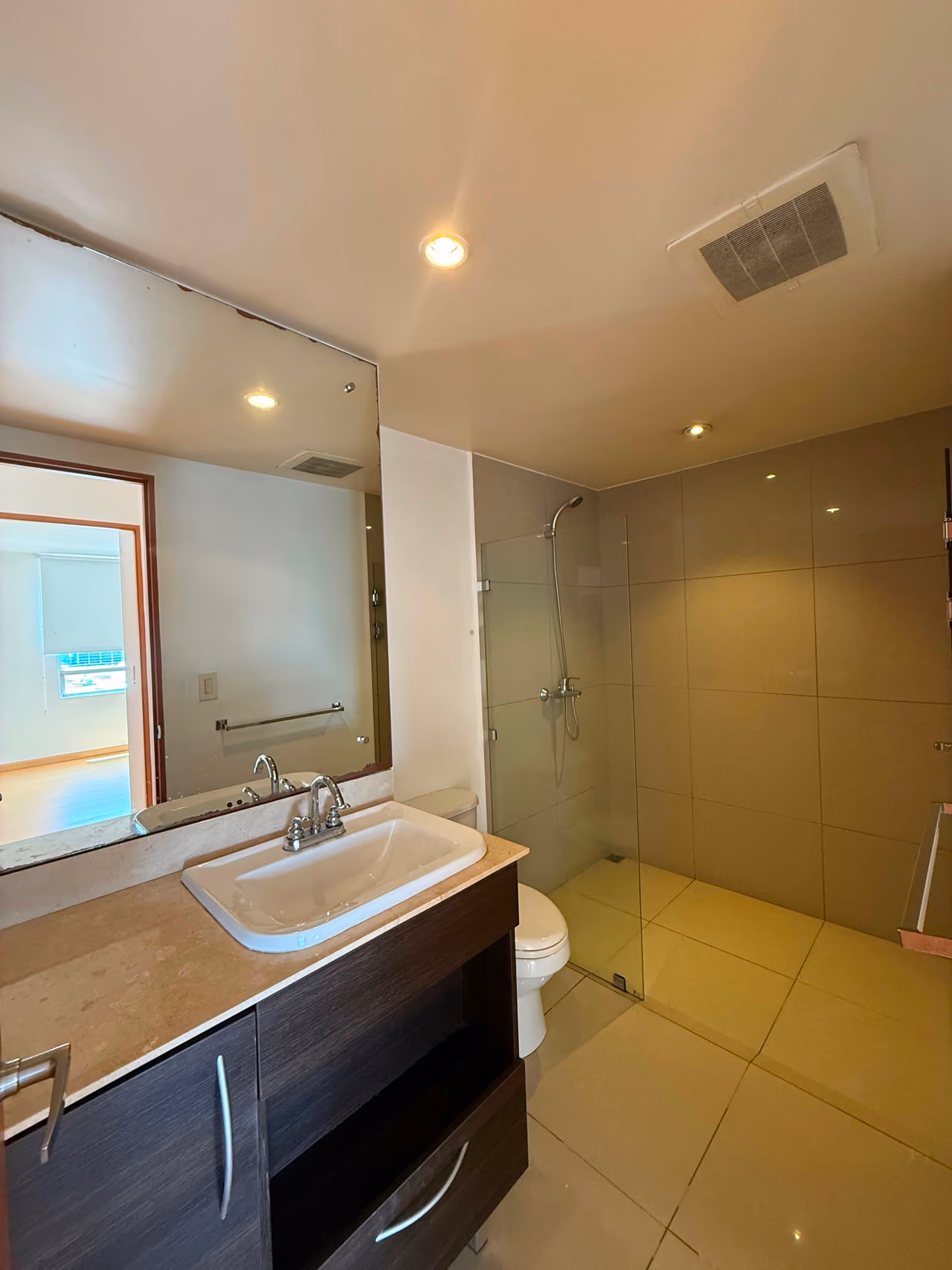 Amplio apartamento de 1 habitación en San José centro — foto 6 de 15