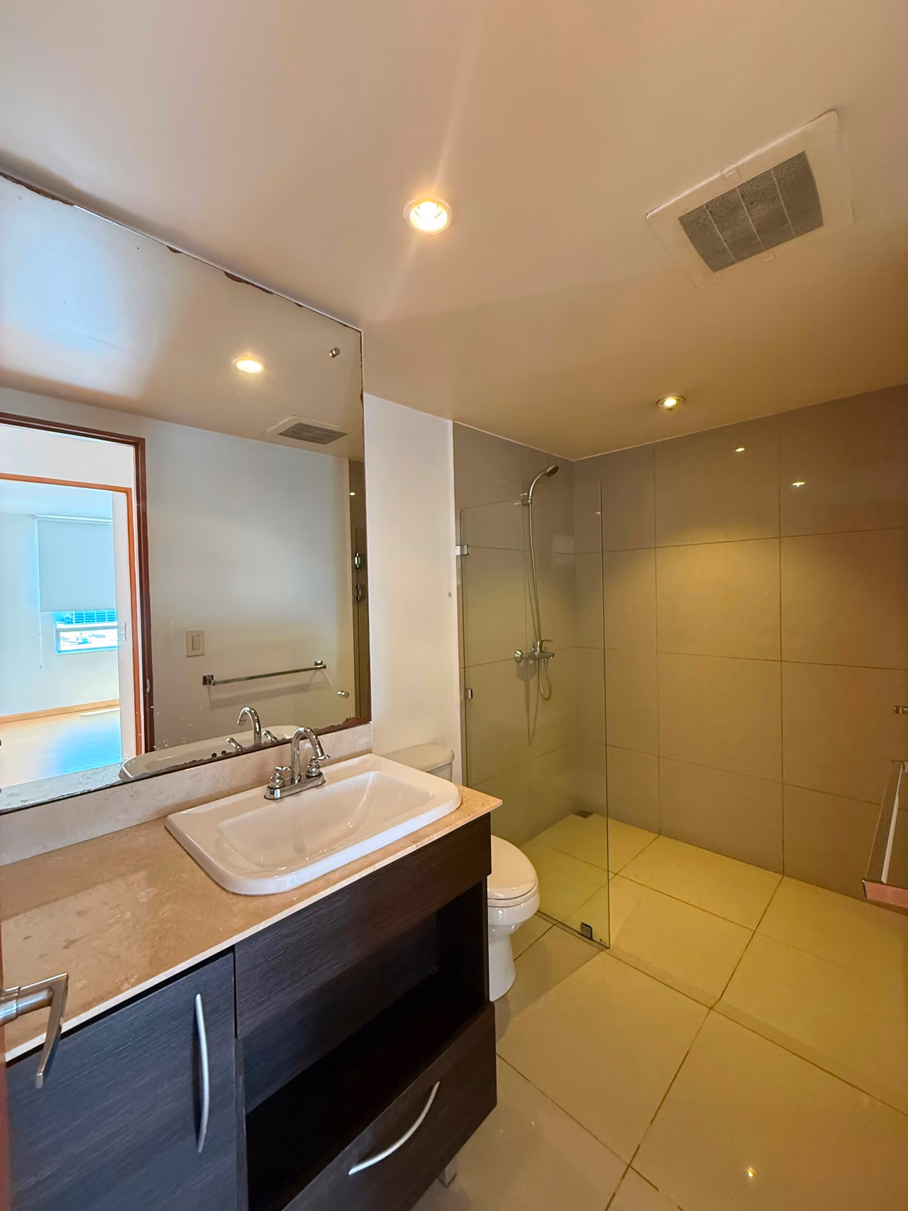 Amplio apartamento de 1 habitación en San José centro — foto 13 de 15