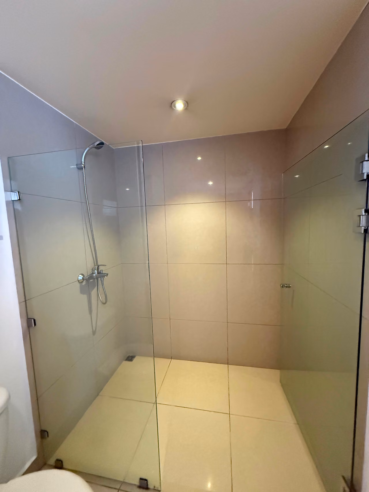 Amplio apartamento de 1 habitación en San José centro — foto 14 de 15