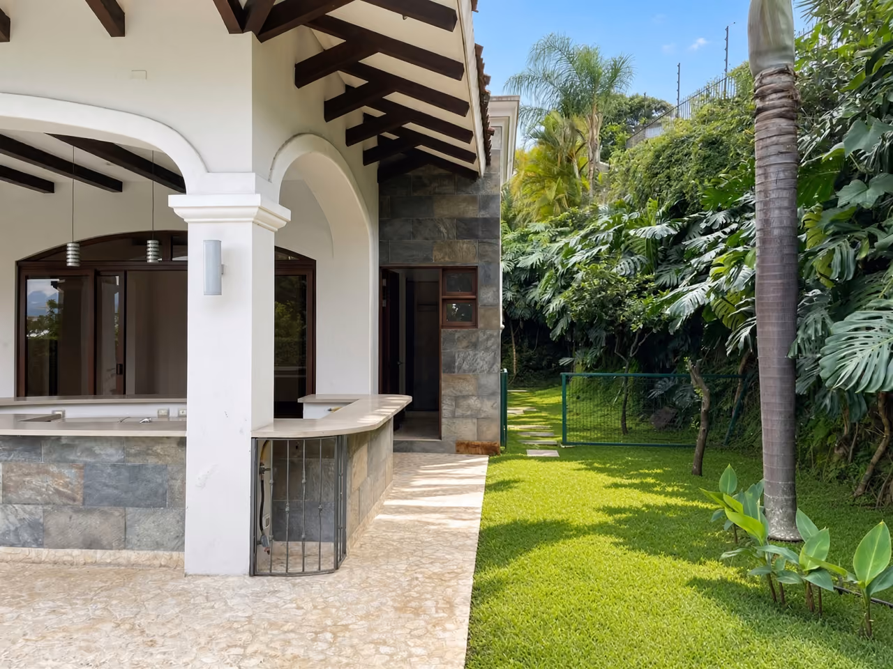 Casa en Guachipelín — foto 9 de 16