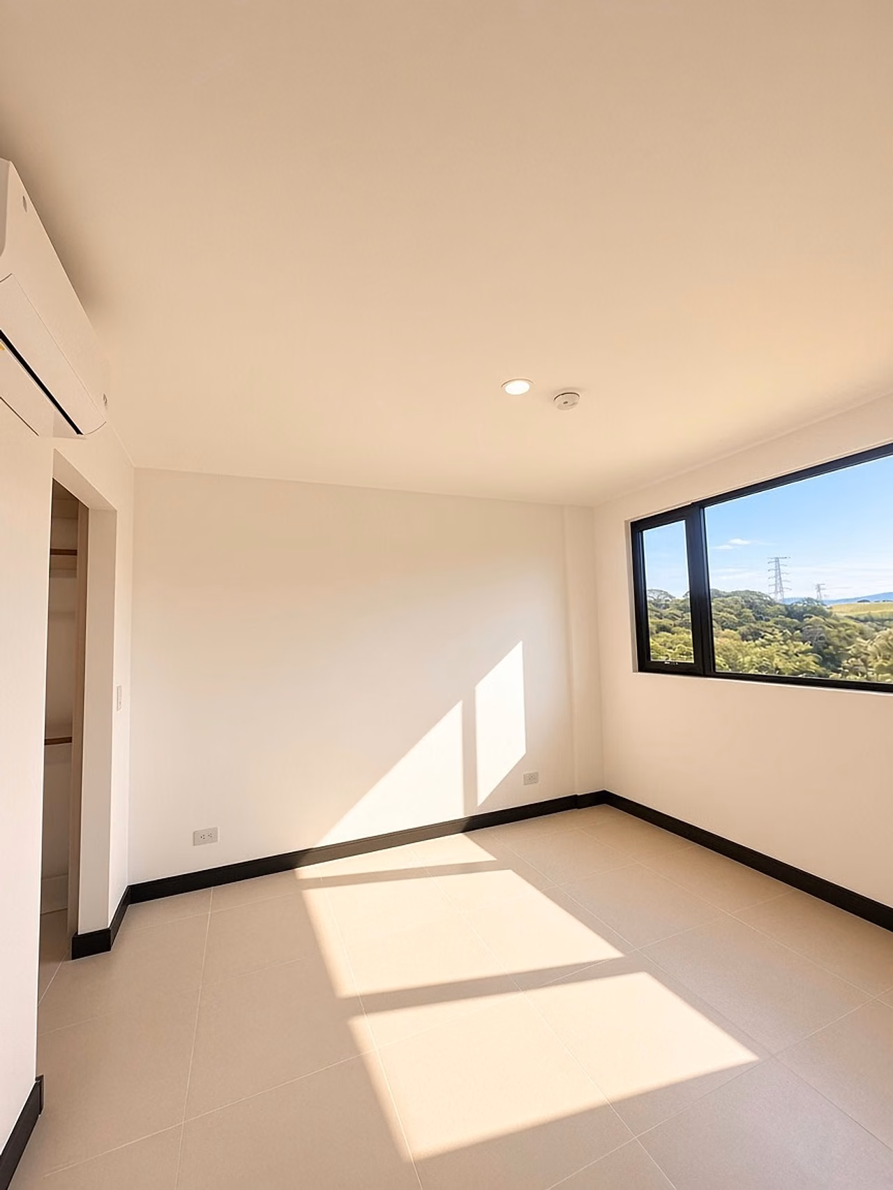 Apartment in Guachipelín, Escazú — photo 5 of 13