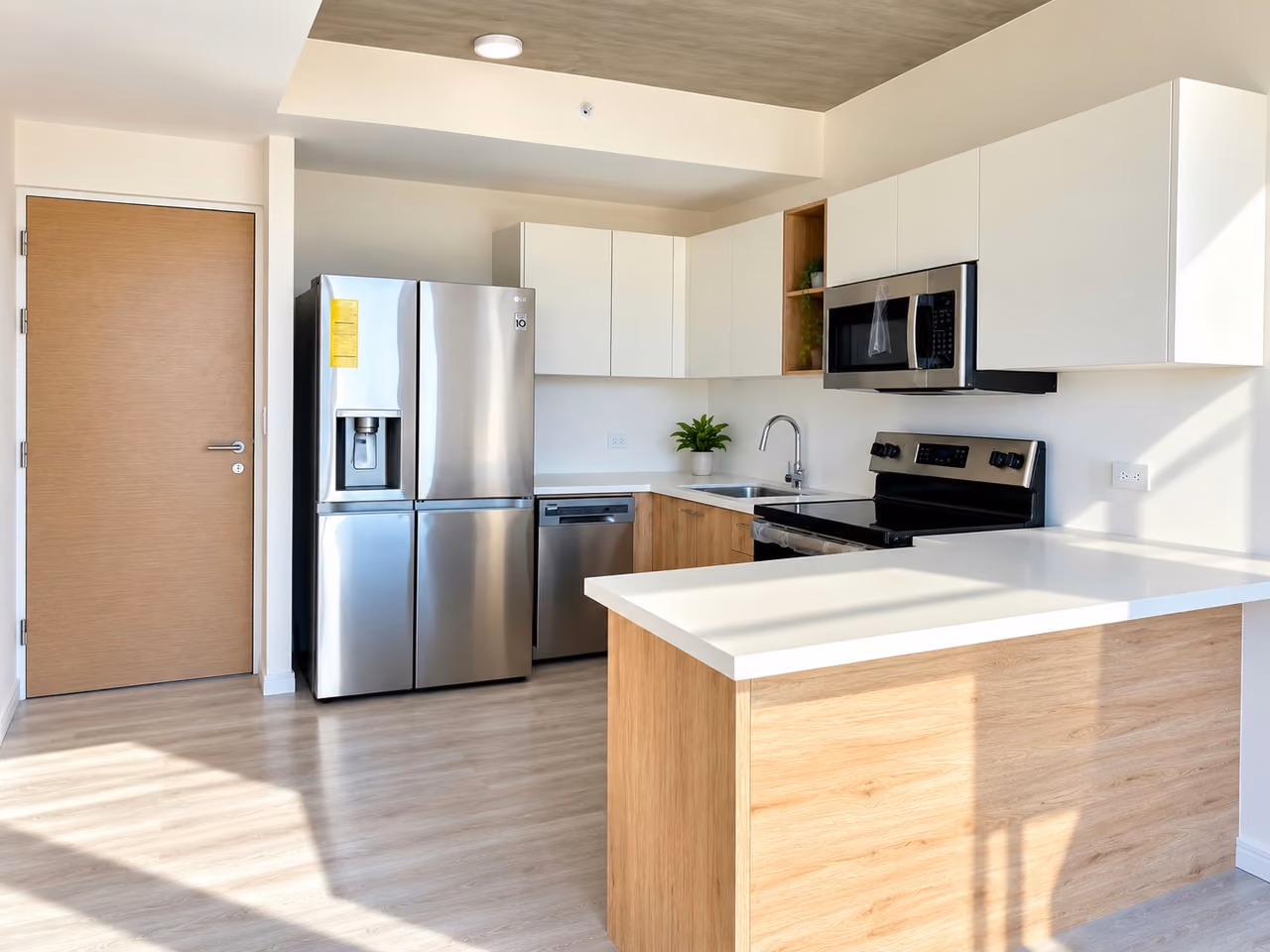 Apartamento cerca de la UCIMED de 2 habitaciones con línea blanca — foto 1 de 7