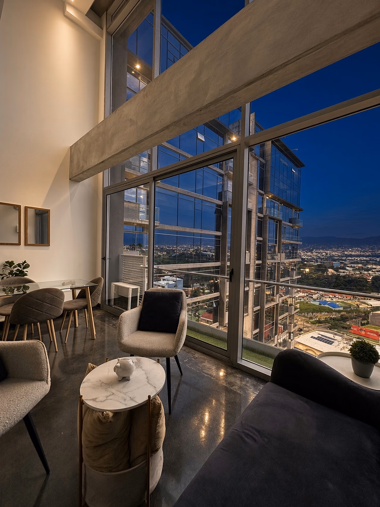 Loft amueblado en Rohrmoser Nunciatura — foto 1 de 16